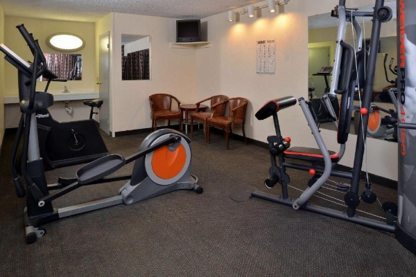 Castle Inn & Suites Anadarko image 11